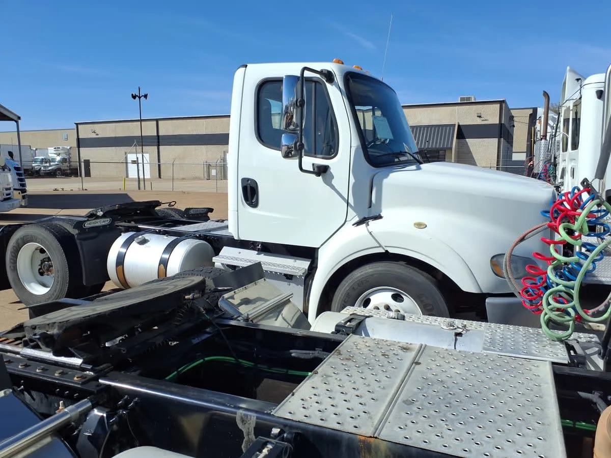 2018 Freightliner M2 112 in Dallas, TX — photo 3