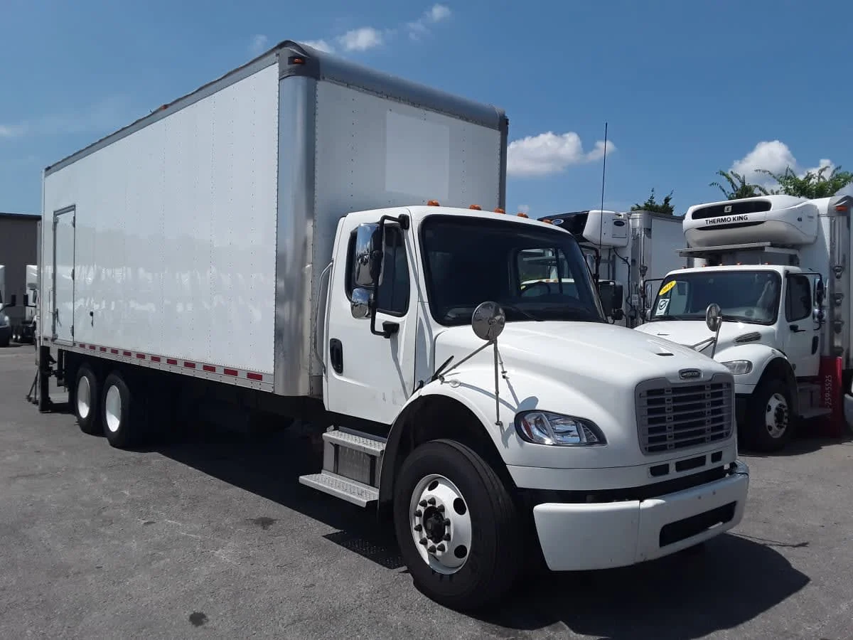 2020 Freightliner M2 106 in La Vergne, TN — photo 3