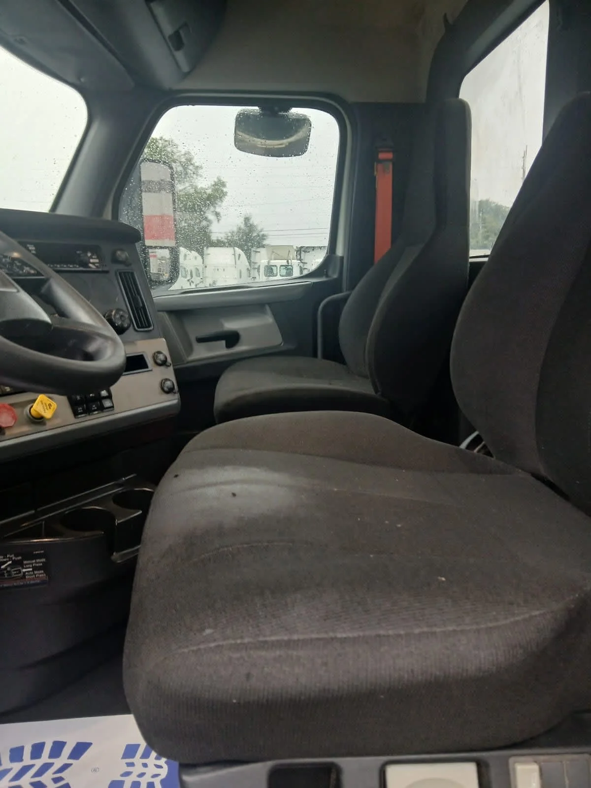 2019 Freightliner Cascadia in Jacksonville, FL — photo 12