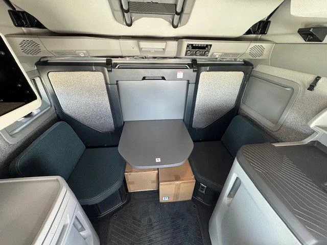 2027 Volvo VNL 860 in London, OH — photo 12