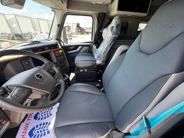 2027 Volvo VNL 860 in London, OH — photo 9