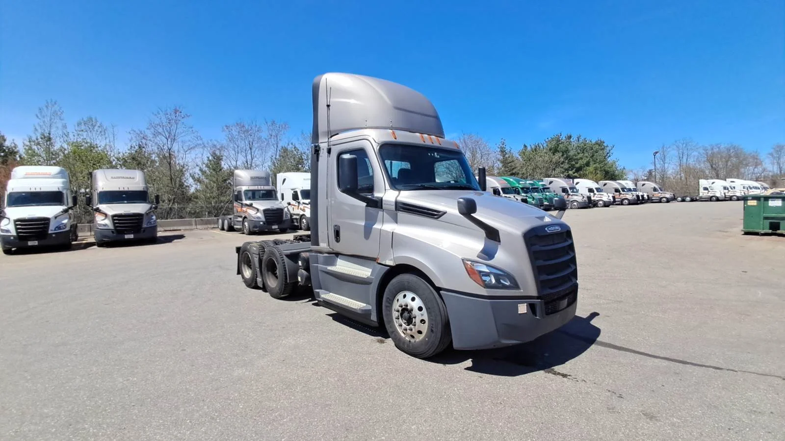 2020 Freightliner Cascadia in Shrewsbury, MA