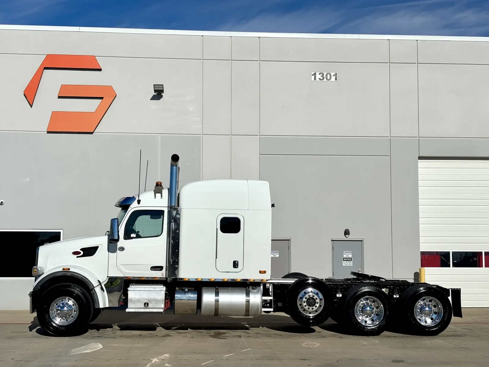 2024 Peterbilt 567 - image 4