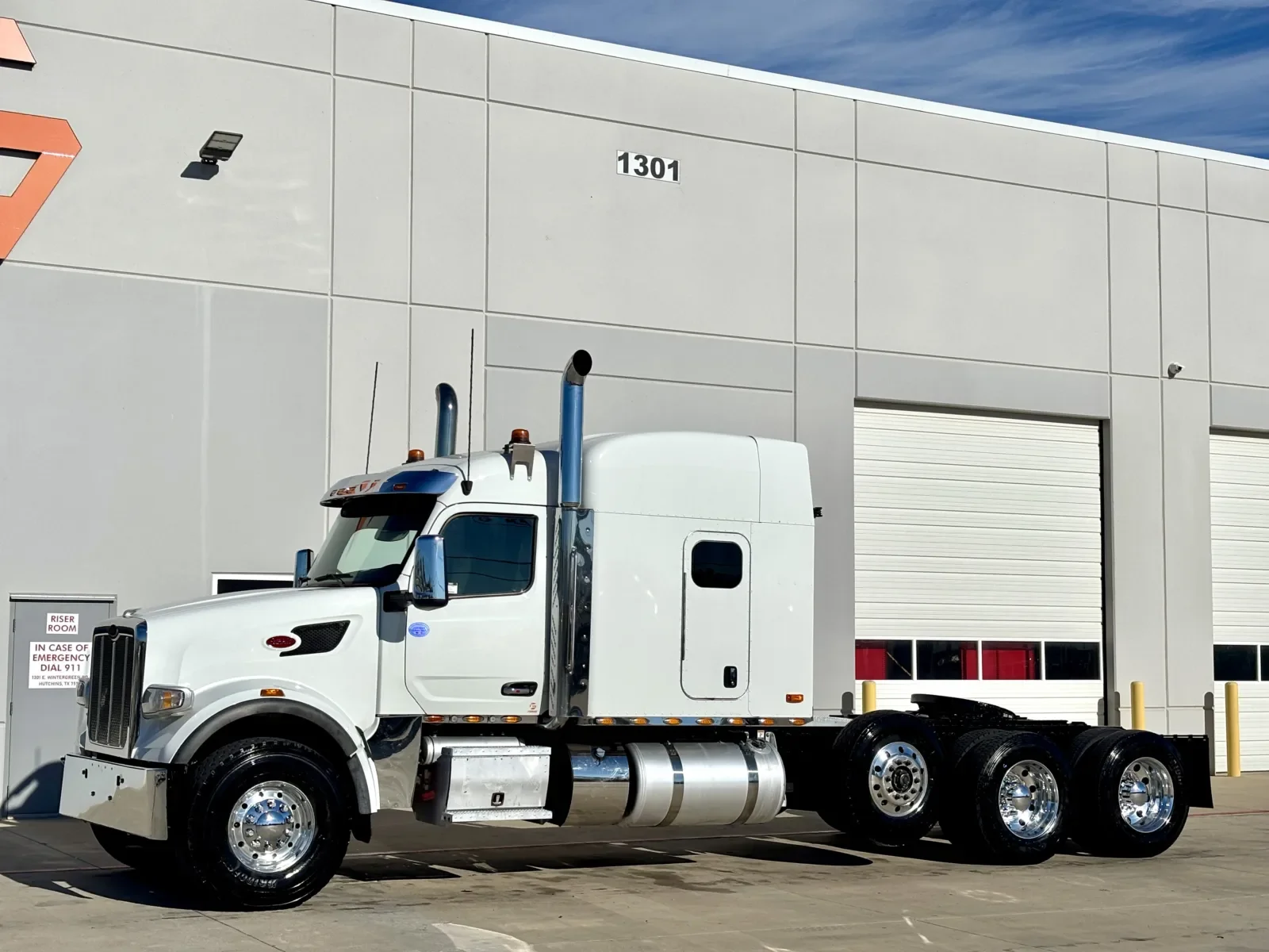 2024 Peterbilt 567 - image 2