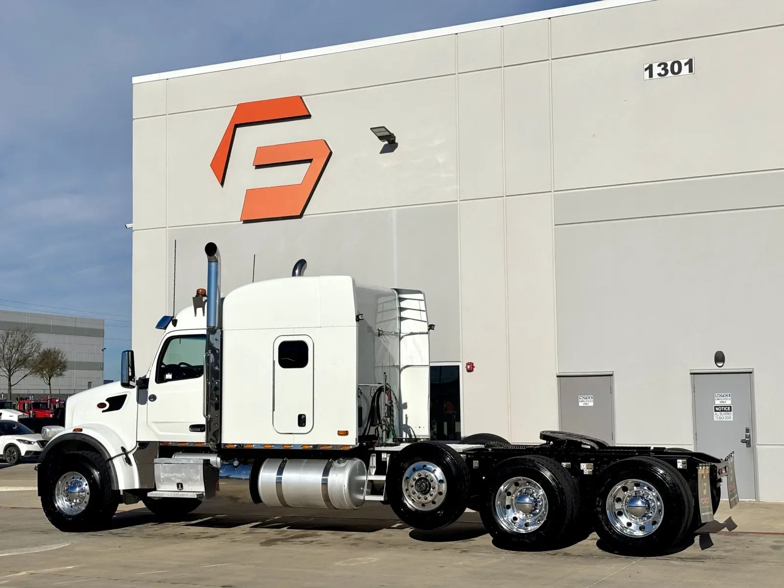 2024 Peterbilt 567 in Hutchins, TX — photo 6