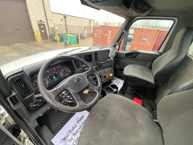 2019 International LT in Melrose Park, IL — photo 10