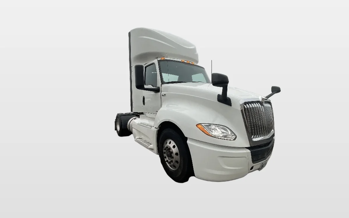 2019 International LT - image 1