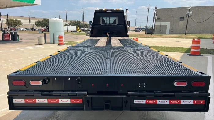 2024 Peterbilt 548 - image 9