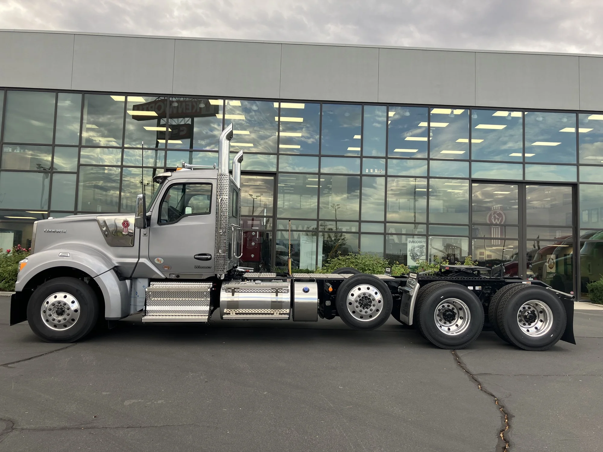 2027 Kenworth W990 in Salt Lake, UT — photo 5