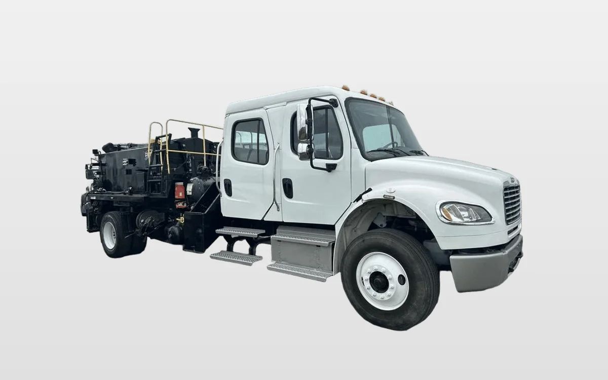 2021 Freightliner M2 106 - image 1
