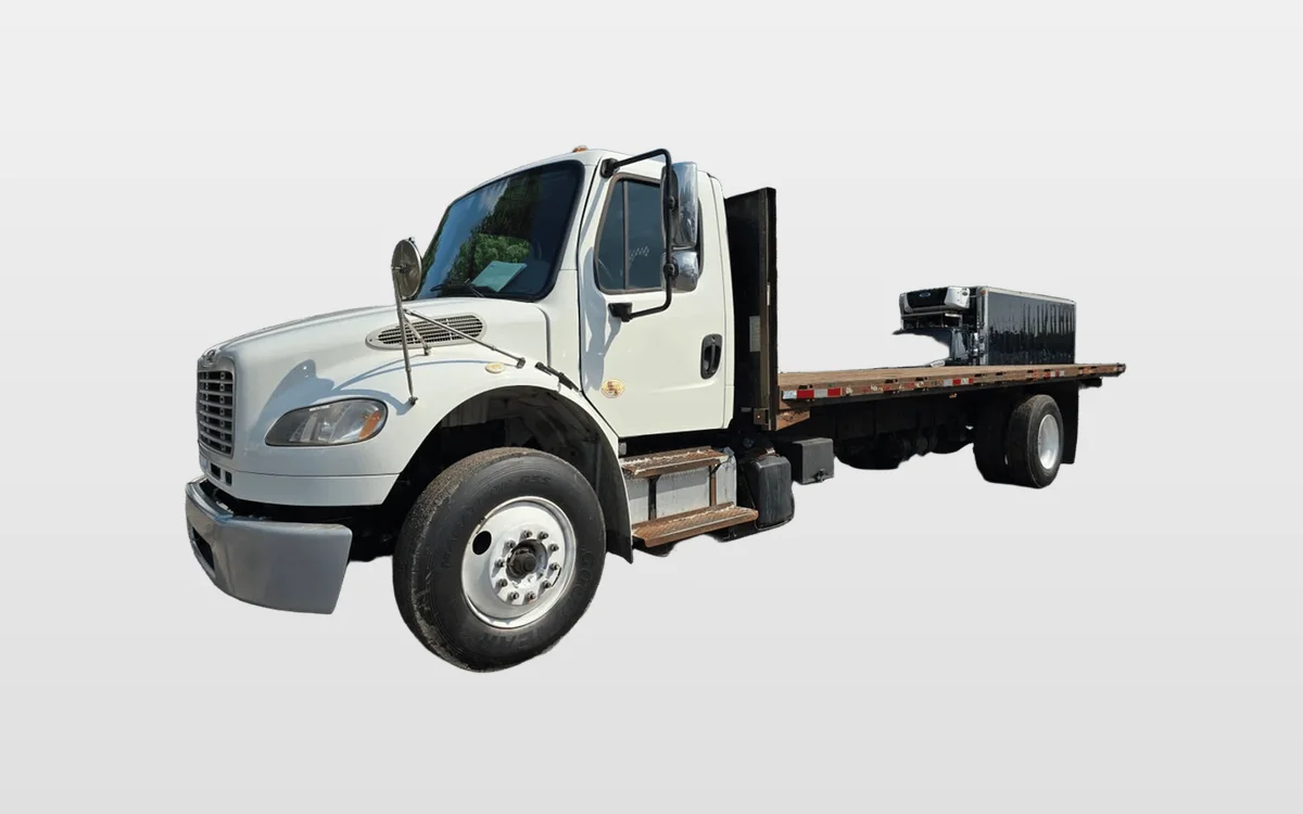 2015 Freightliner M2 106 - image 1