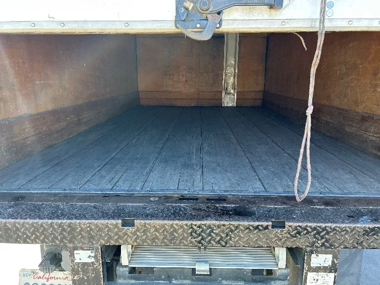 2015 Freightliner M2 106 - image 10