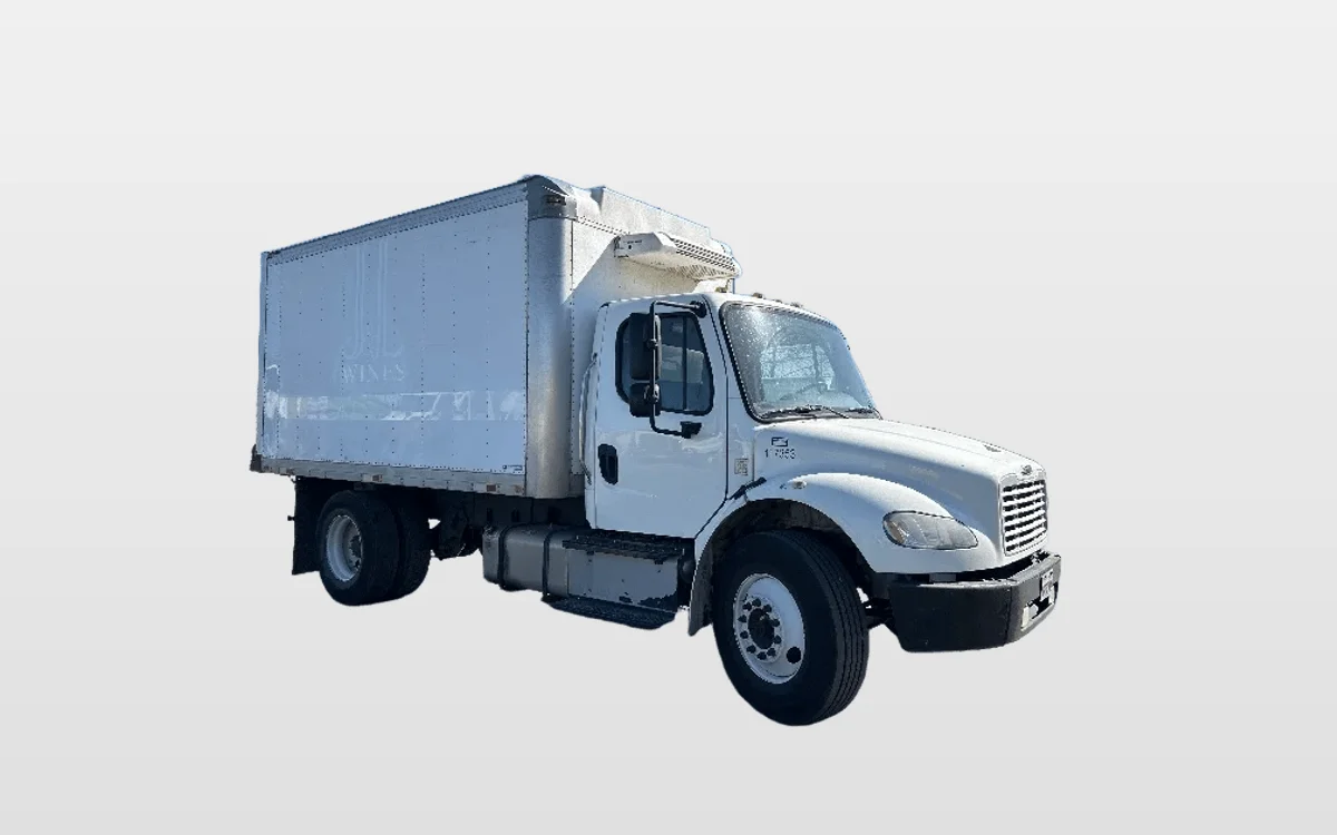 2015 Freightliner M2 106 - image 1