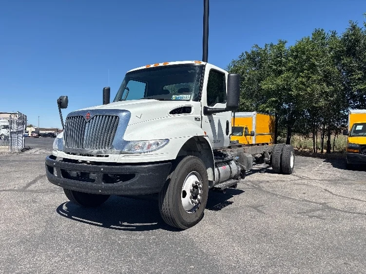 2022 International MV in Phoenix, AZ — photo 3