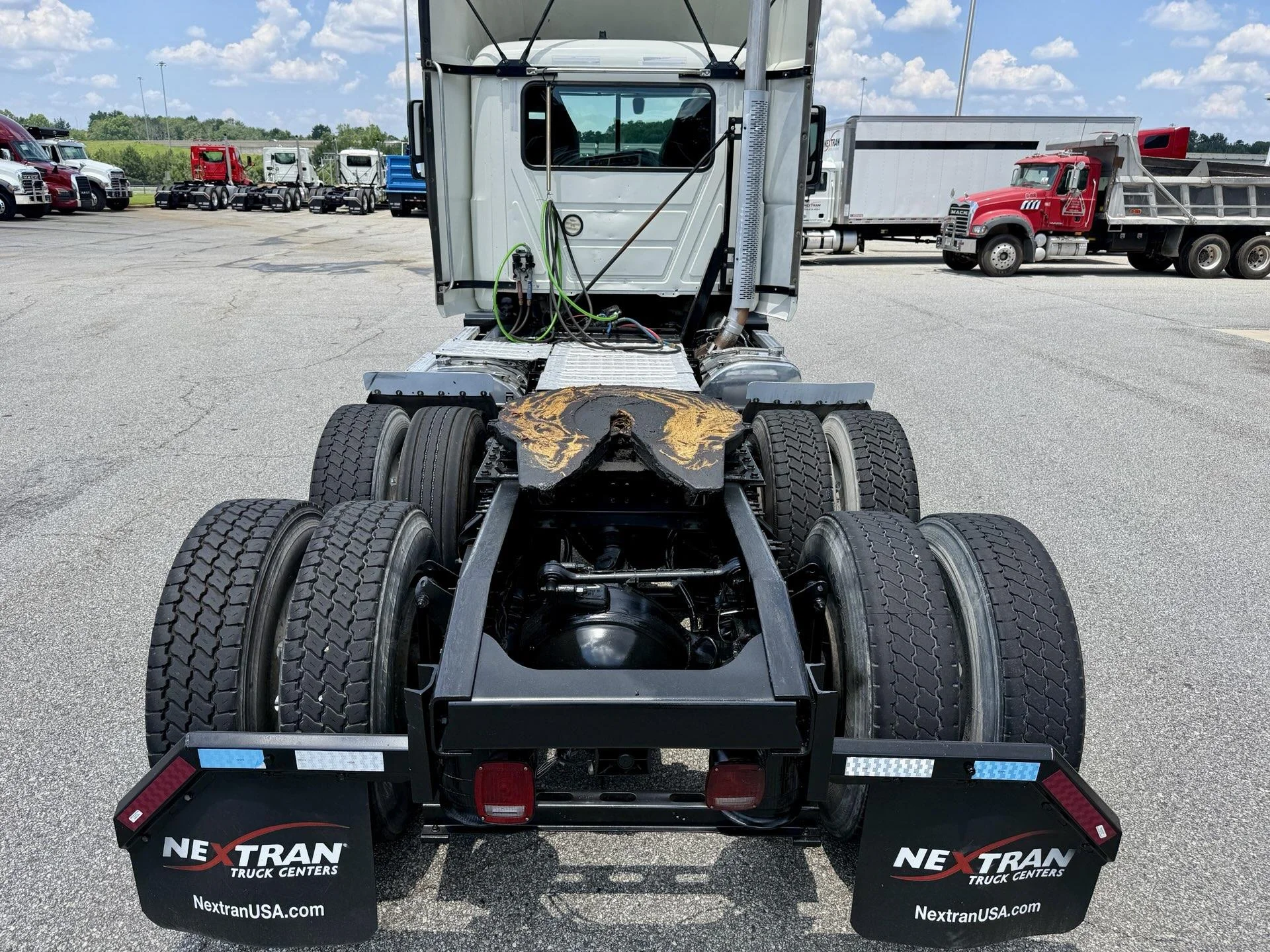2022 Mack Anthem in Miami, FL — photo 4