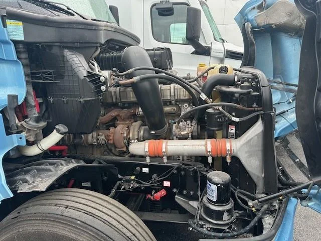 2021 Freightliner Cascadia - image 4