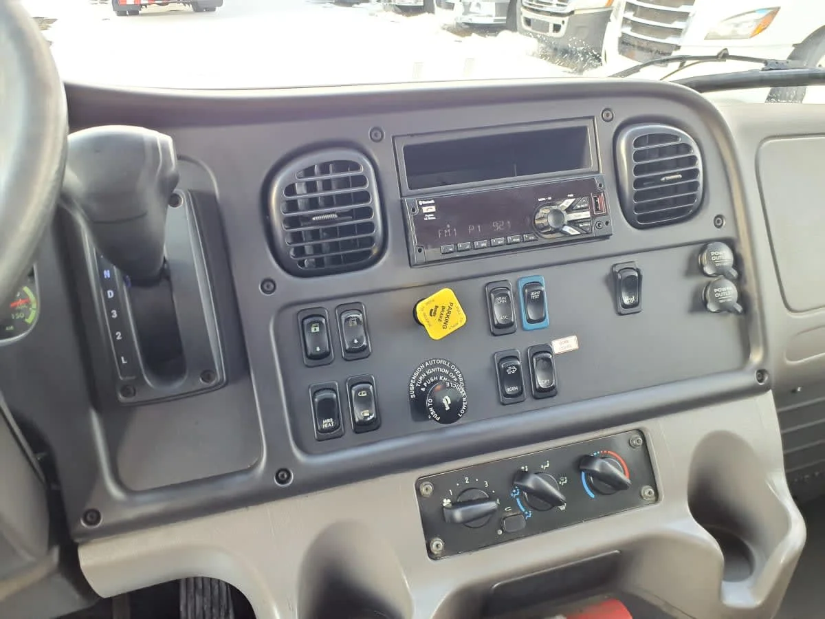 2020 Freightliner M2 106 in Springfield, MA — photo 7