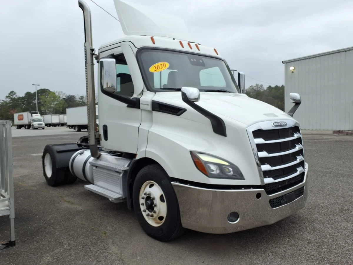 2020 Freightliner Cascadia in Knoxville, TN — photo 3