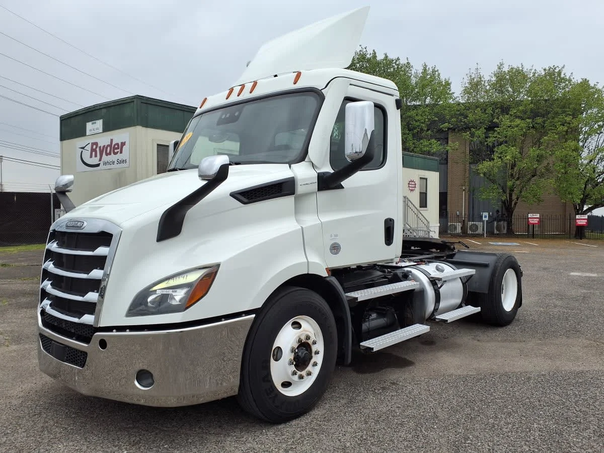 2020 Freightliner Cascadia in Knoxville, TN