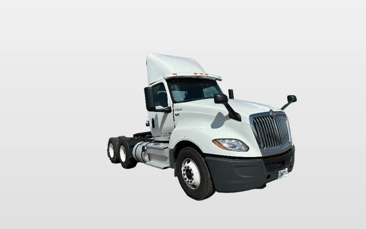 2019 International LT - image 1