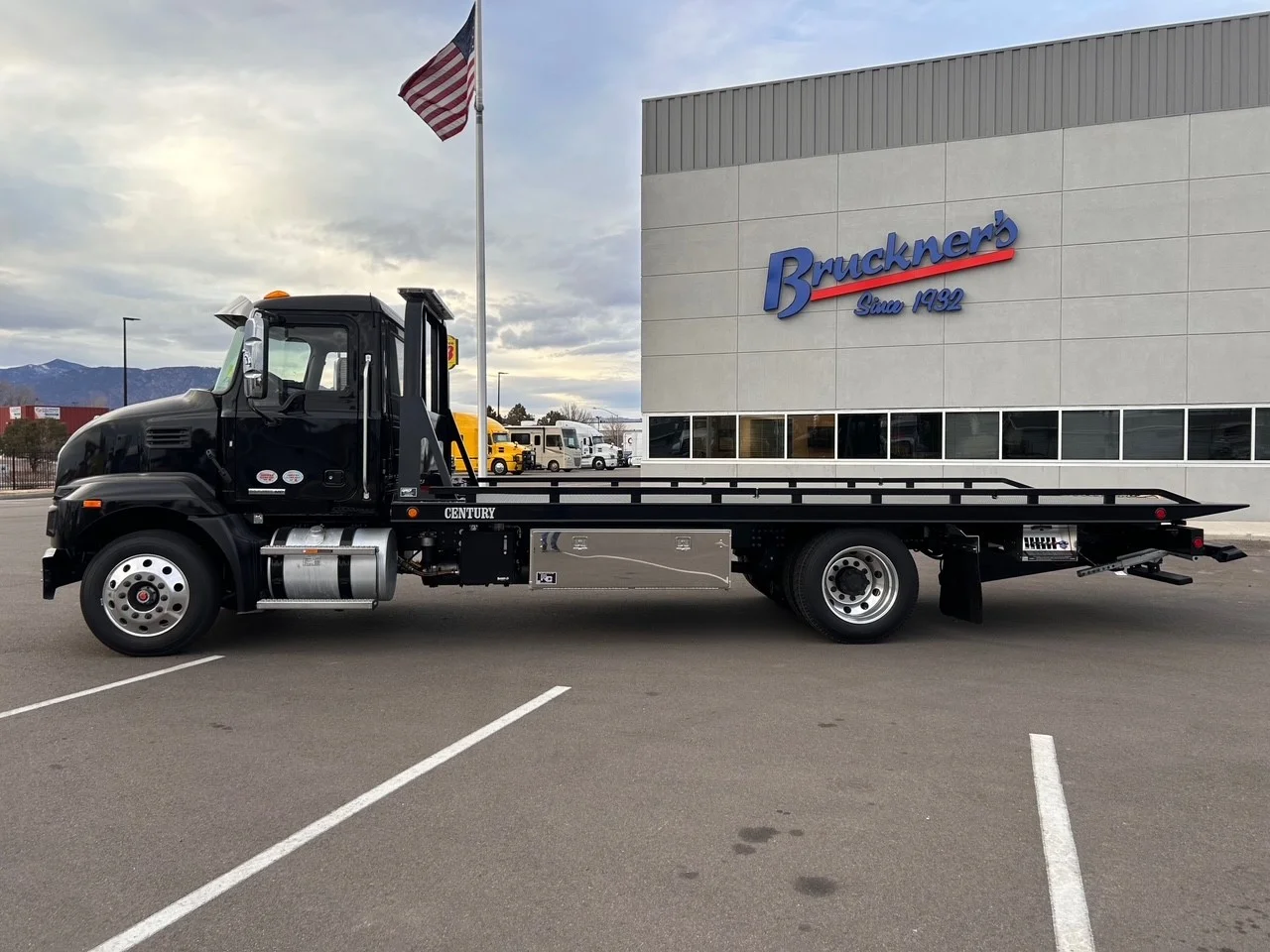 2025 Mack MD in Denver, CO — photo 2