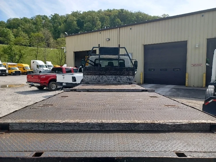 2014 International 4300 - image 8