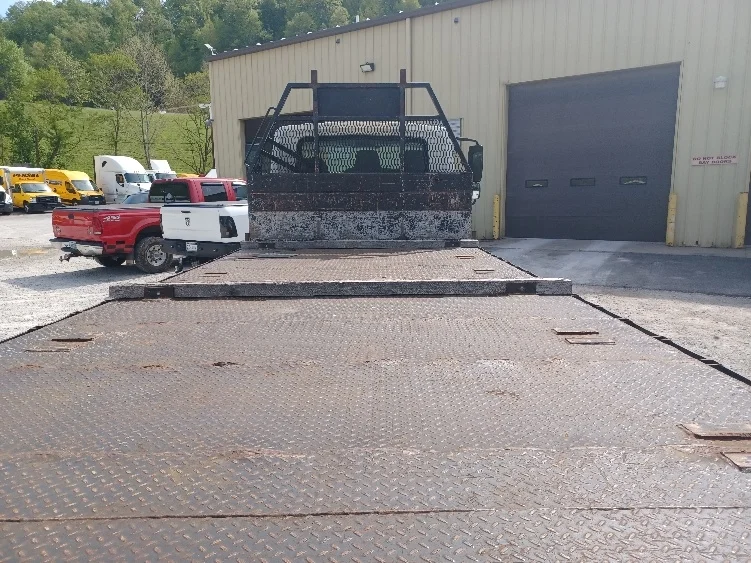 2014 International 4300 - image 10