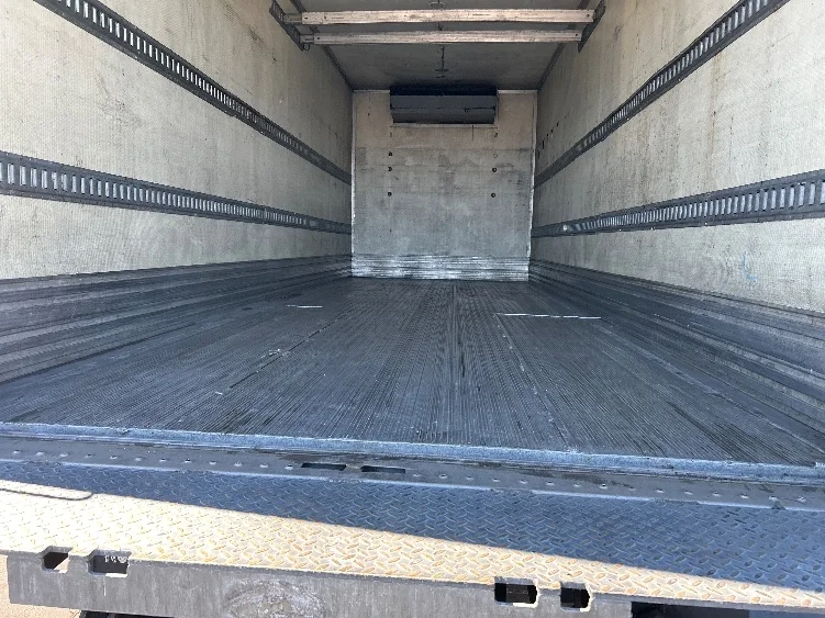 2010 Freightliner M2 106 - image 10