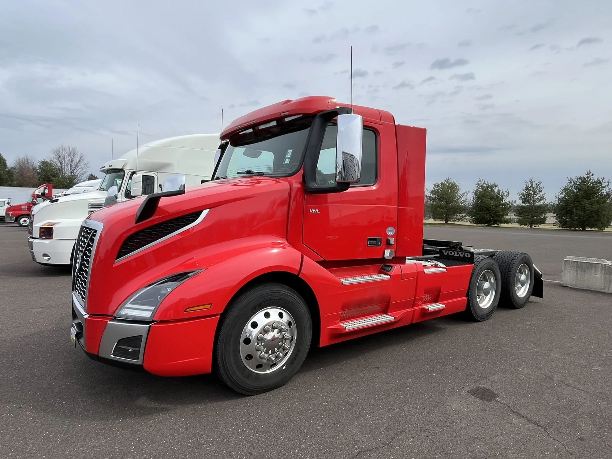 2023 Volvo VNL 300