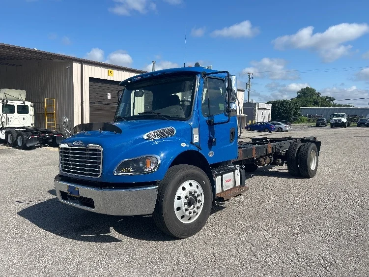 2021 Freightliner eM2 in Nashville, TN — photo 3