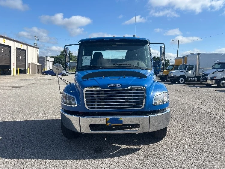 2021 Freightliner eM2 in Nashville, TN — photo 2