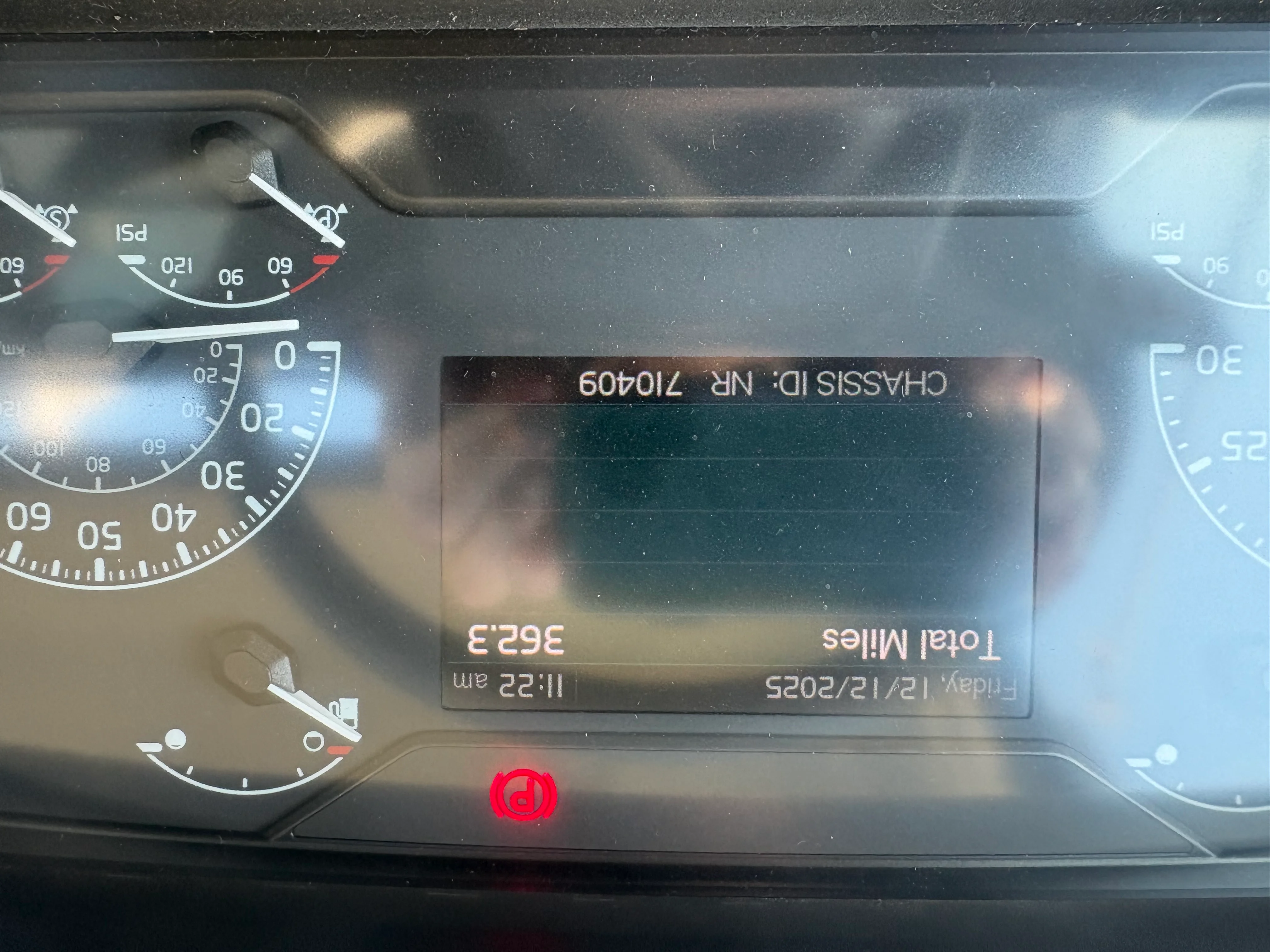2026 Volvo VHD 300 in Hobbs, NM — photo 17