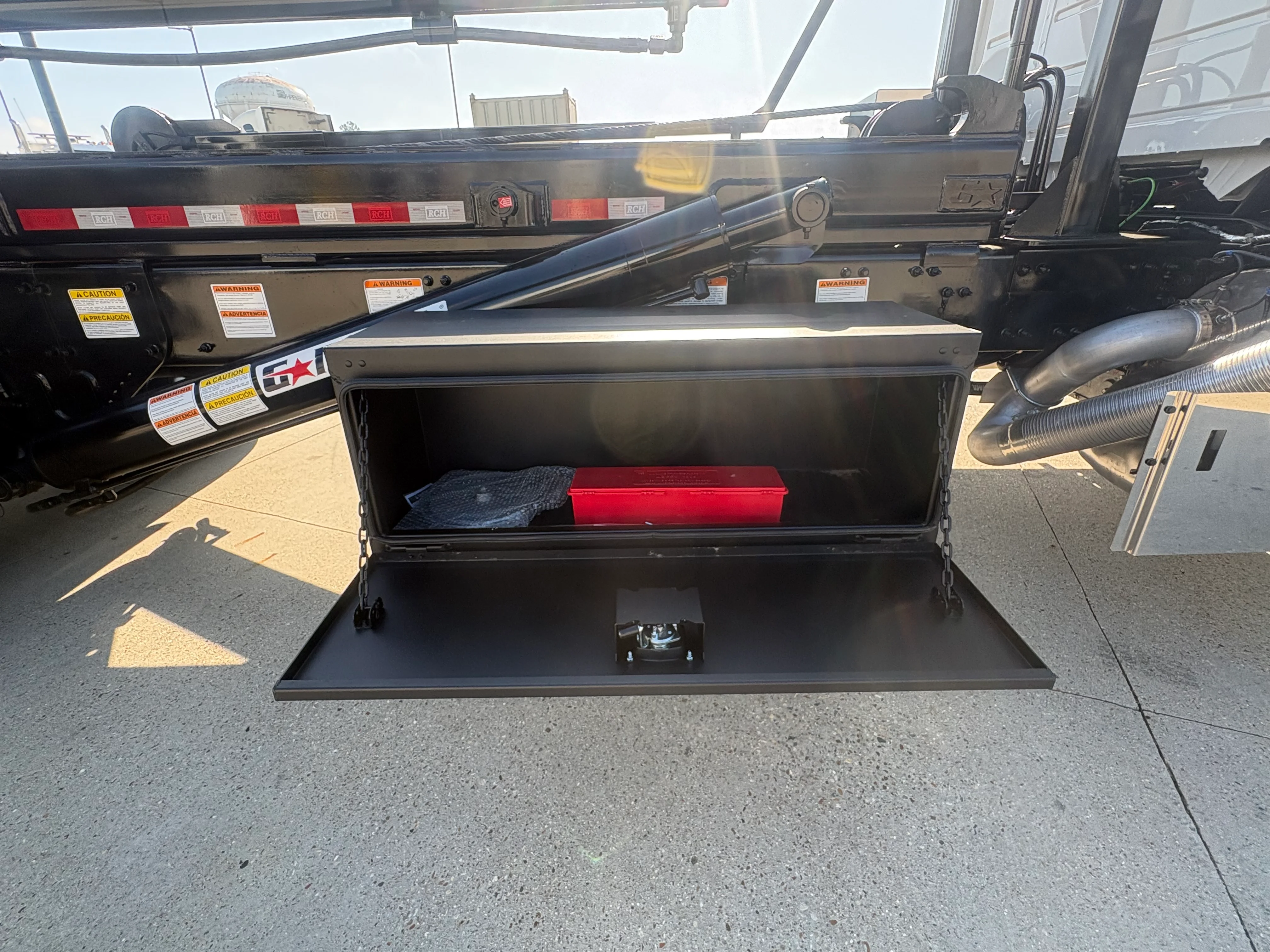 2026 Volvo VHD 300 in Hobbs, NM — photo 10