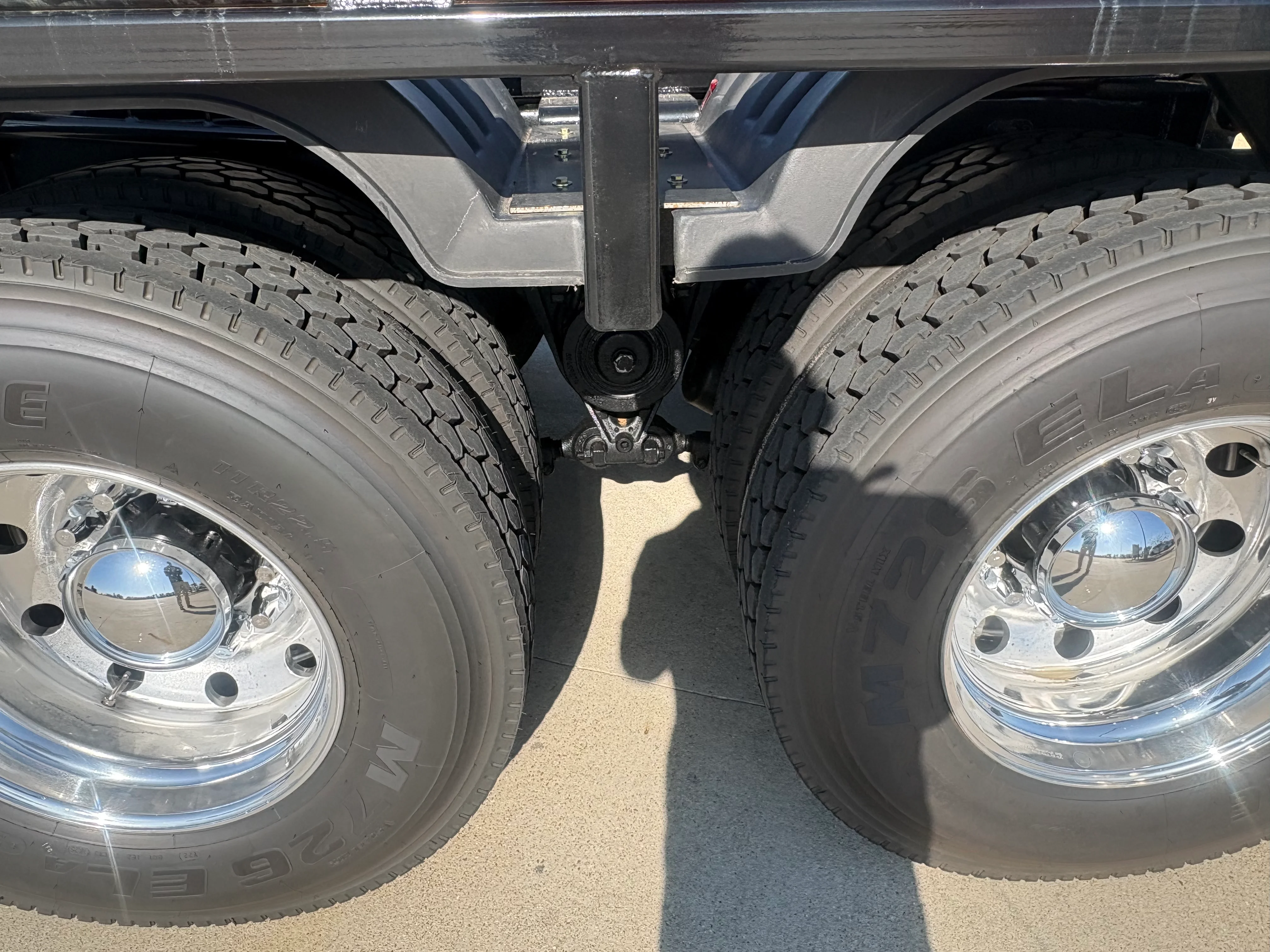 2026 Volvo VHD 300 in Hobbs, NM — photo 9