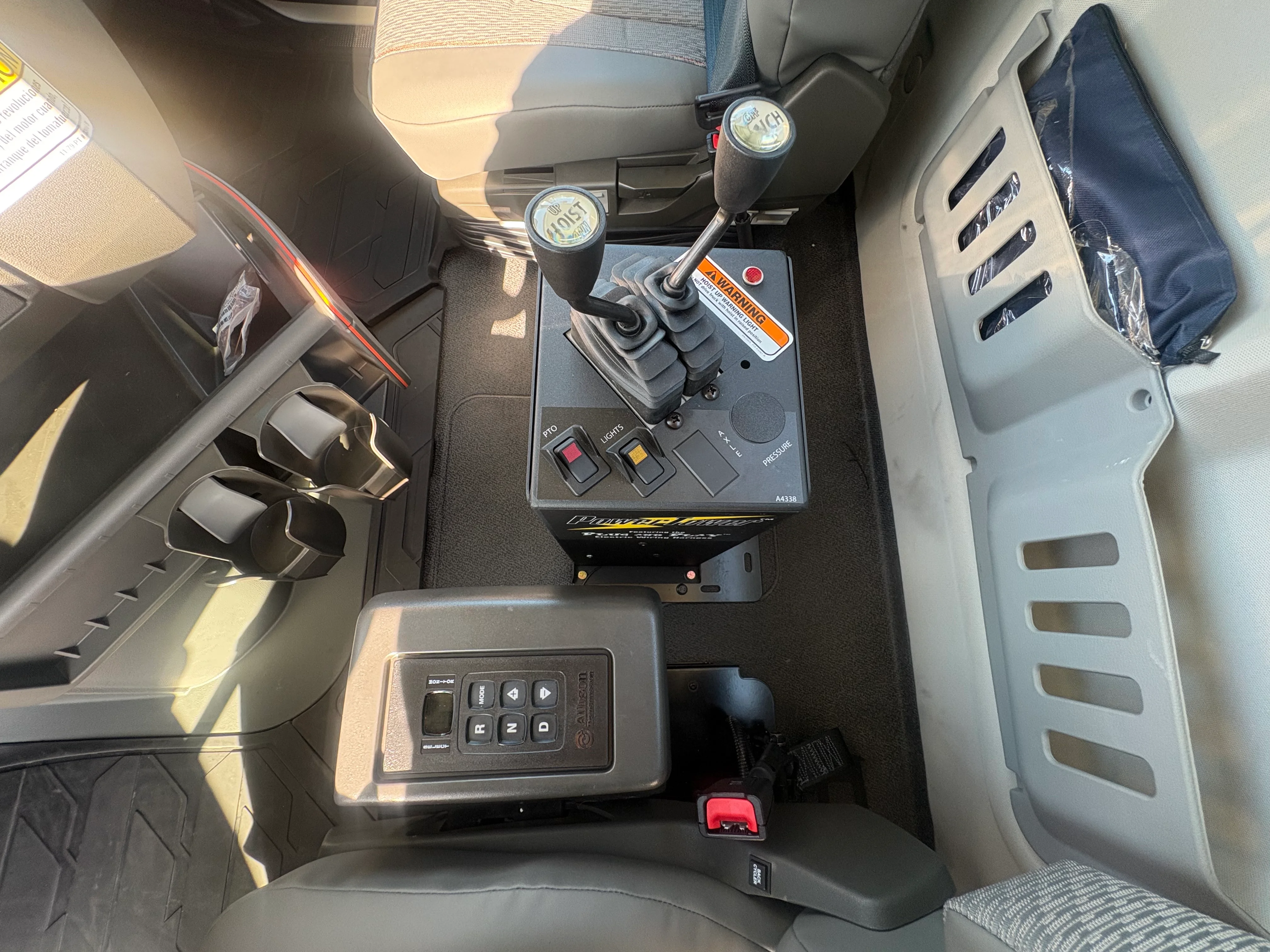 2026 Volvo VHD 300 in Hobbs, NM — photo 16