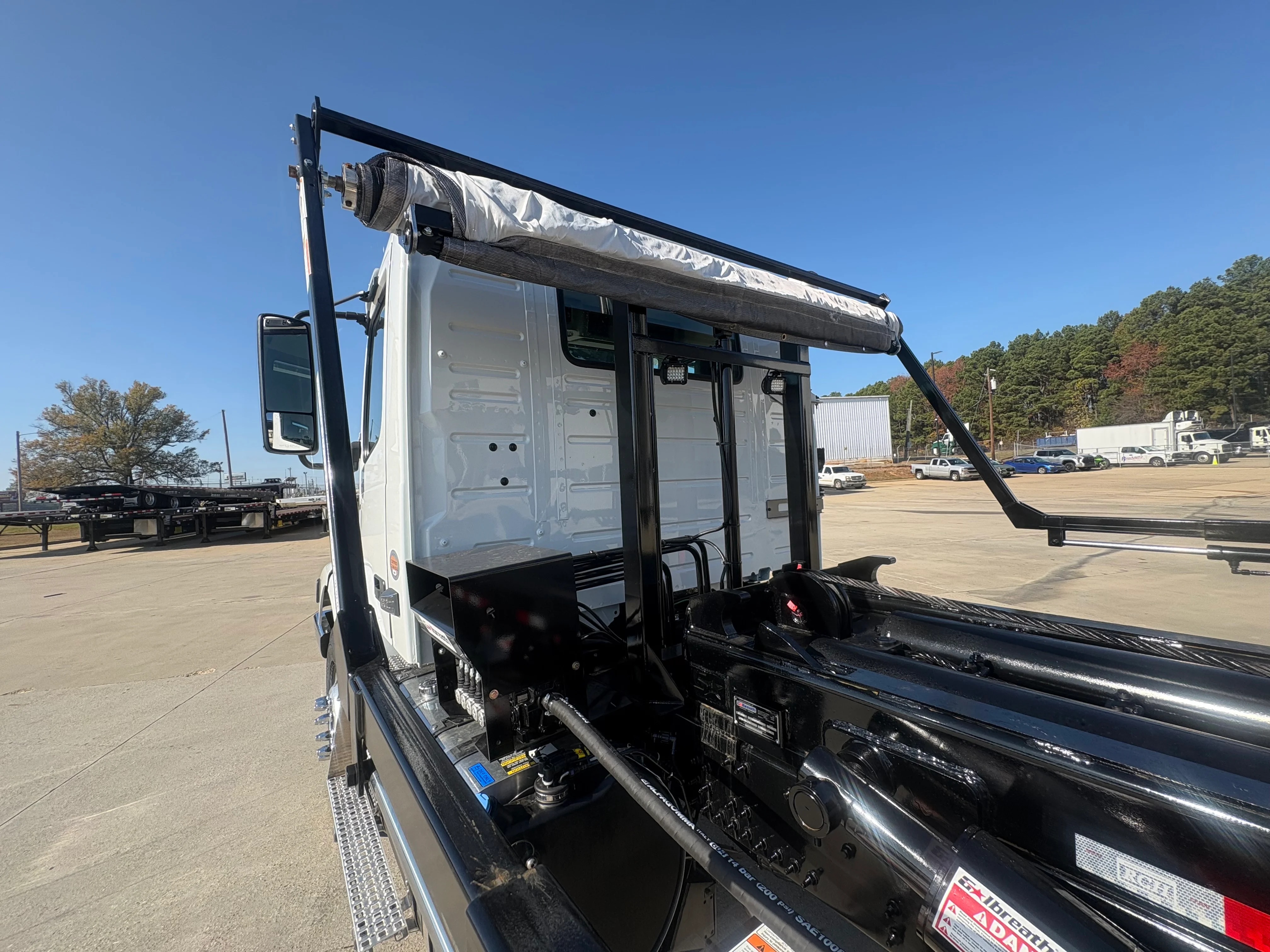 2026 Volvo VHD 300 in Hobbs, NM — photo 6