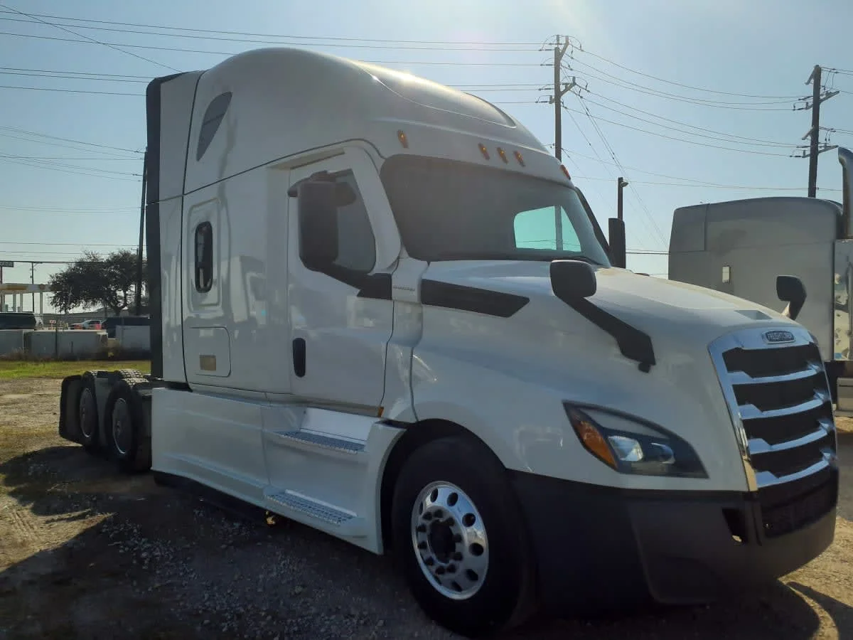 2022 Freightliner Cascadia in Converse, TX