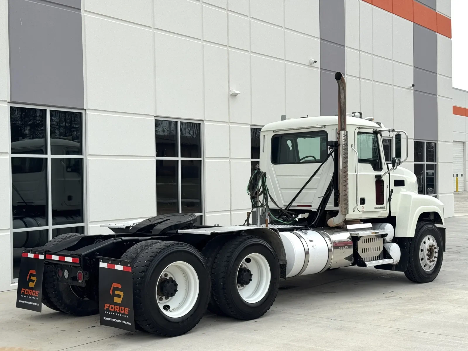 2016 Mack Pinnacle in Greer, SC — photo 5