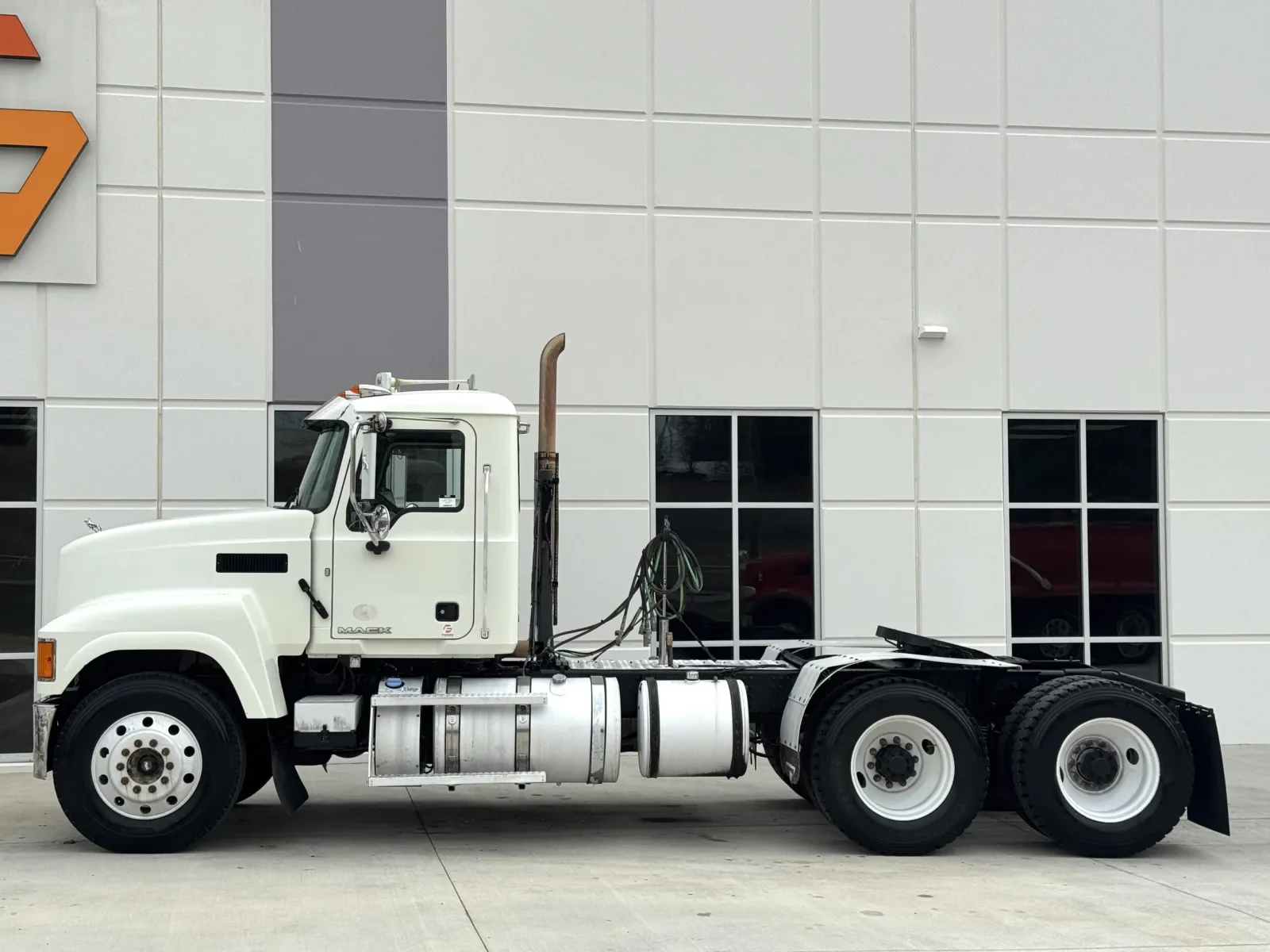2016 Mack Pinnacle in Greer, SC — photo 4