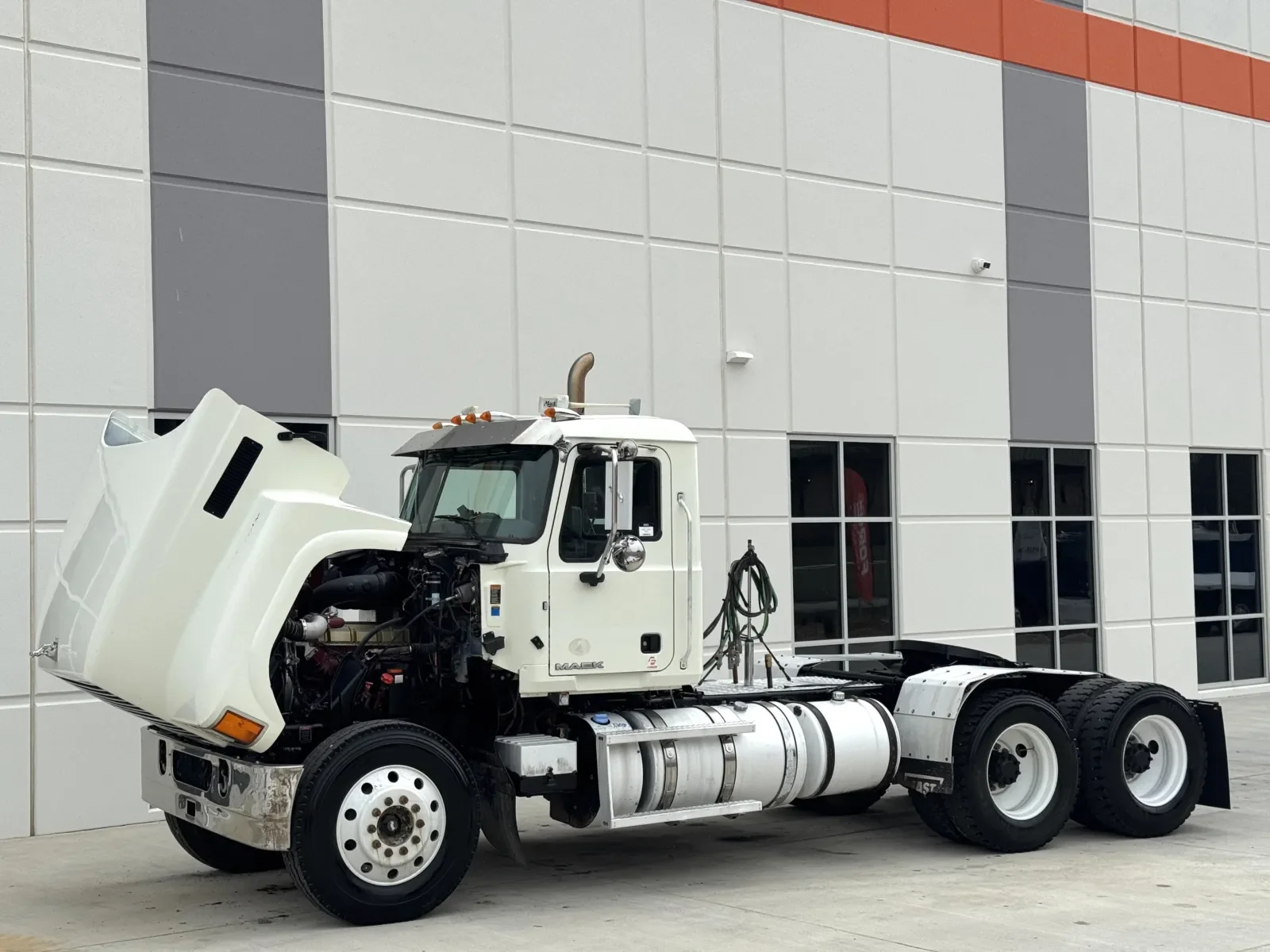 2016 Mack Pinnacle in Greer, SC — photo 10