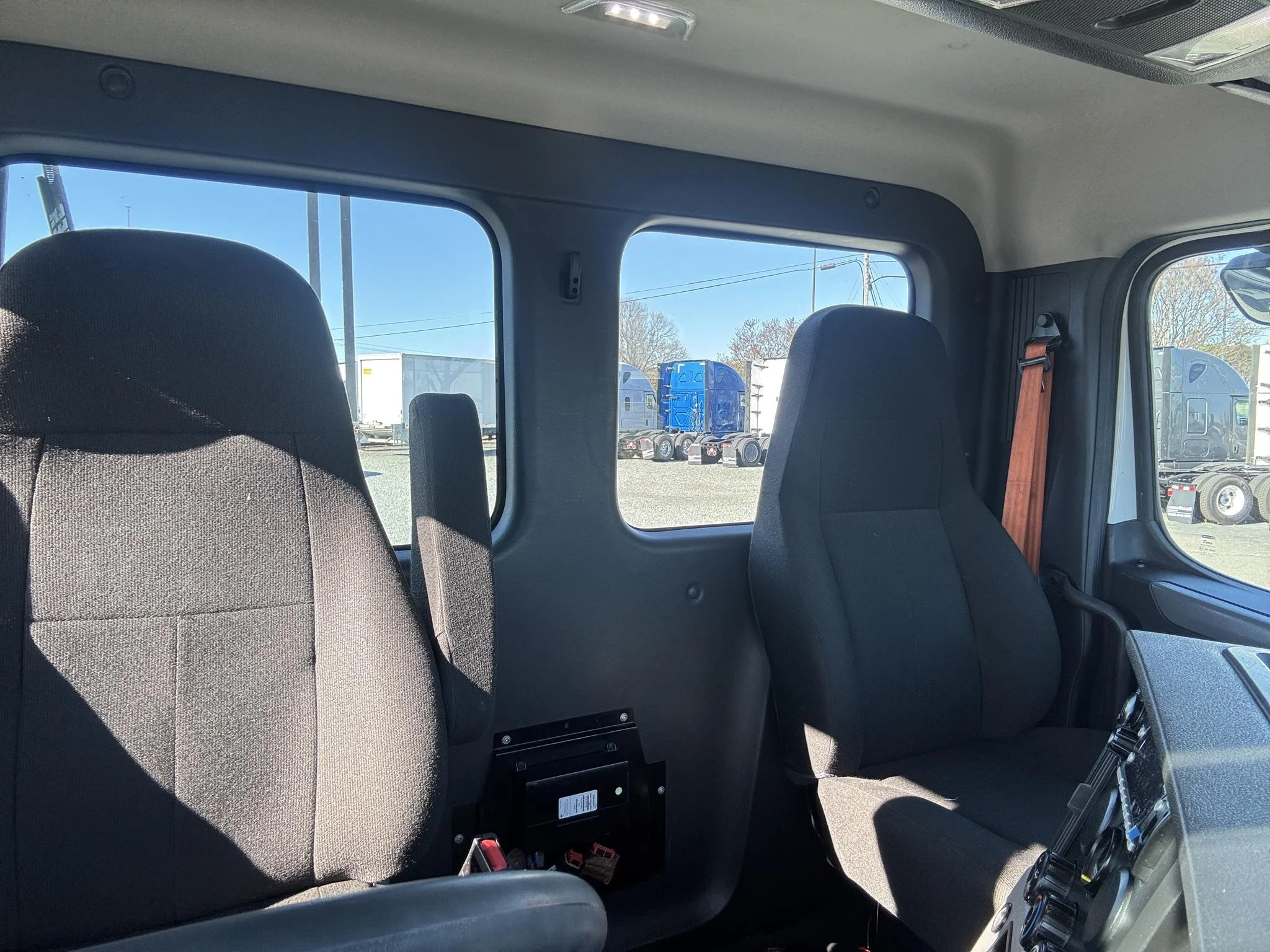 2022 Freightliner Cascadia in Charlotte, NC — photo 11