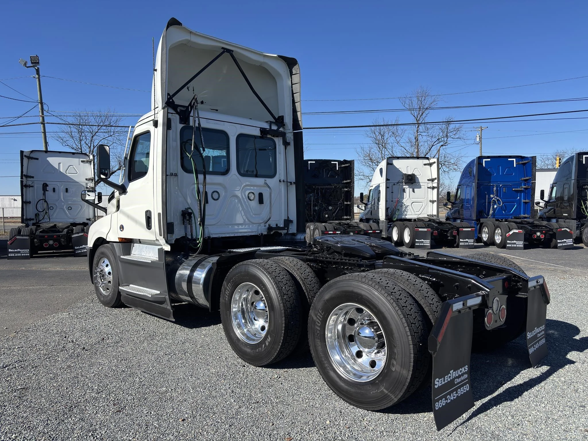 2022 Freightliner Cascadia in Charlotte, NC — photo 8