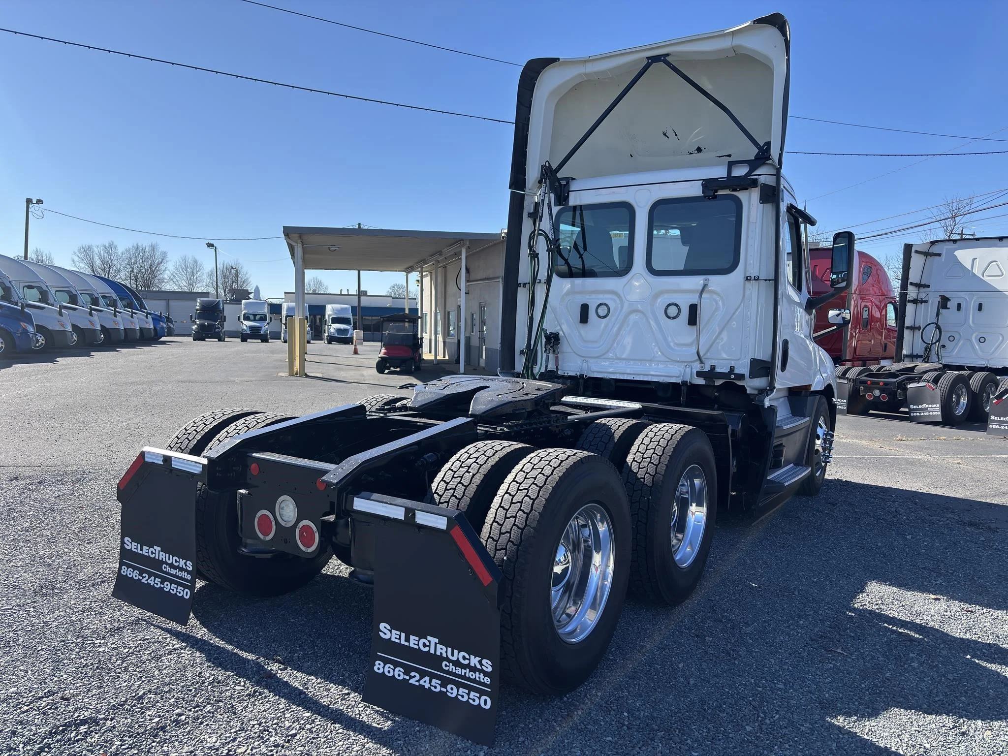2022 Freightliner Cascadia in Charlotte, NC — photo 6