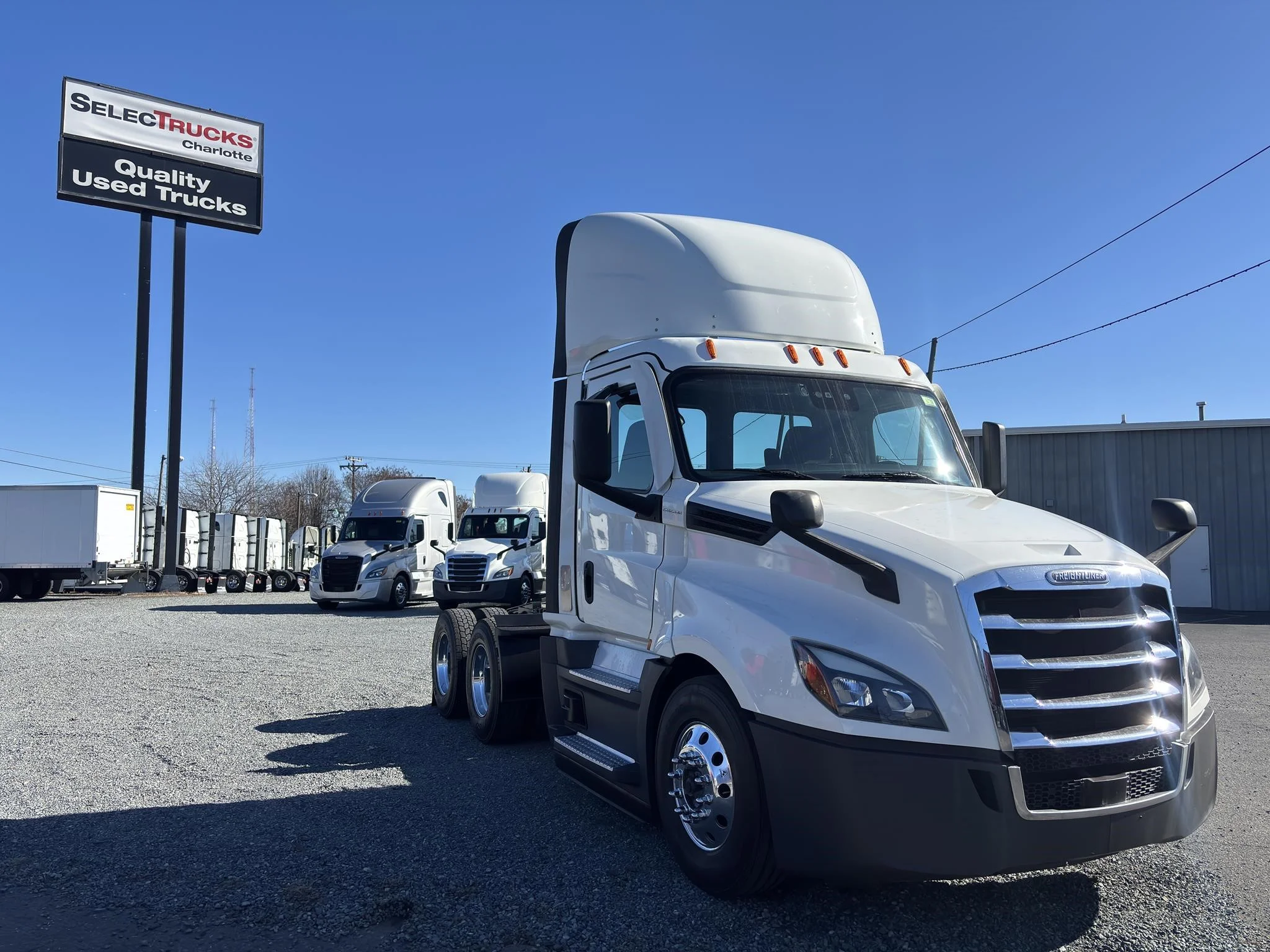 2022 Freightliner Cascadia in Charlotte, NC — photo 3