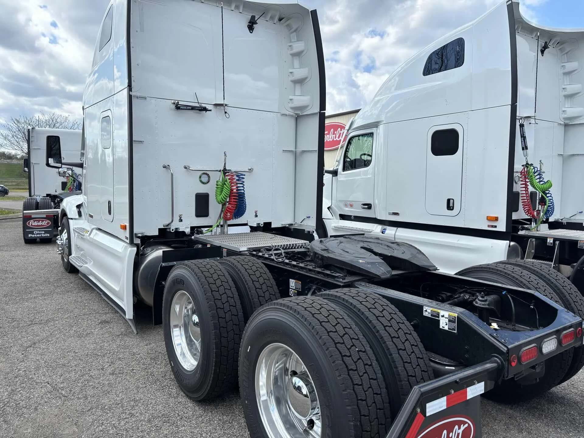 2027 Peterbilt 579 in Zanesville, OH — photo 4