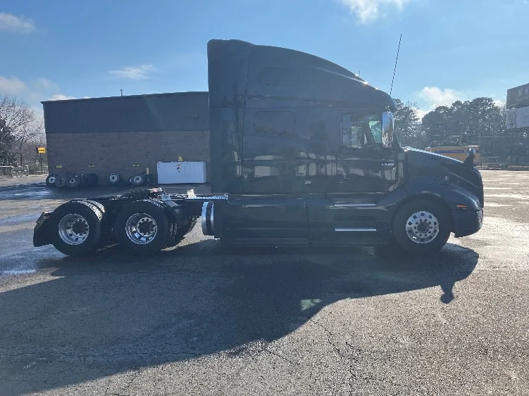 2020 Volvo VNL 760 in Little Rock, AR — photo 8