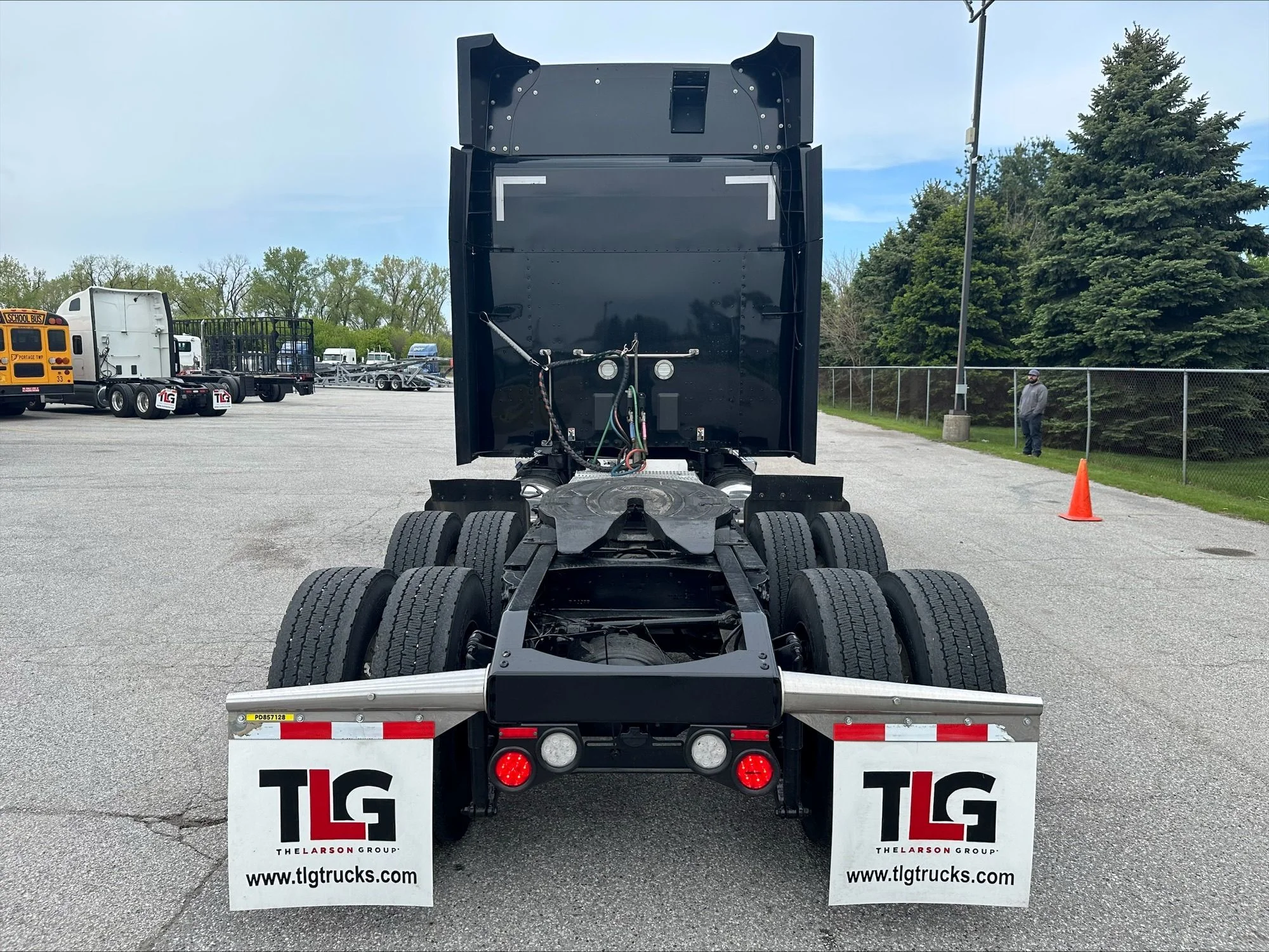 2023 Peterbilt 567 in Portland, OR — photo 4