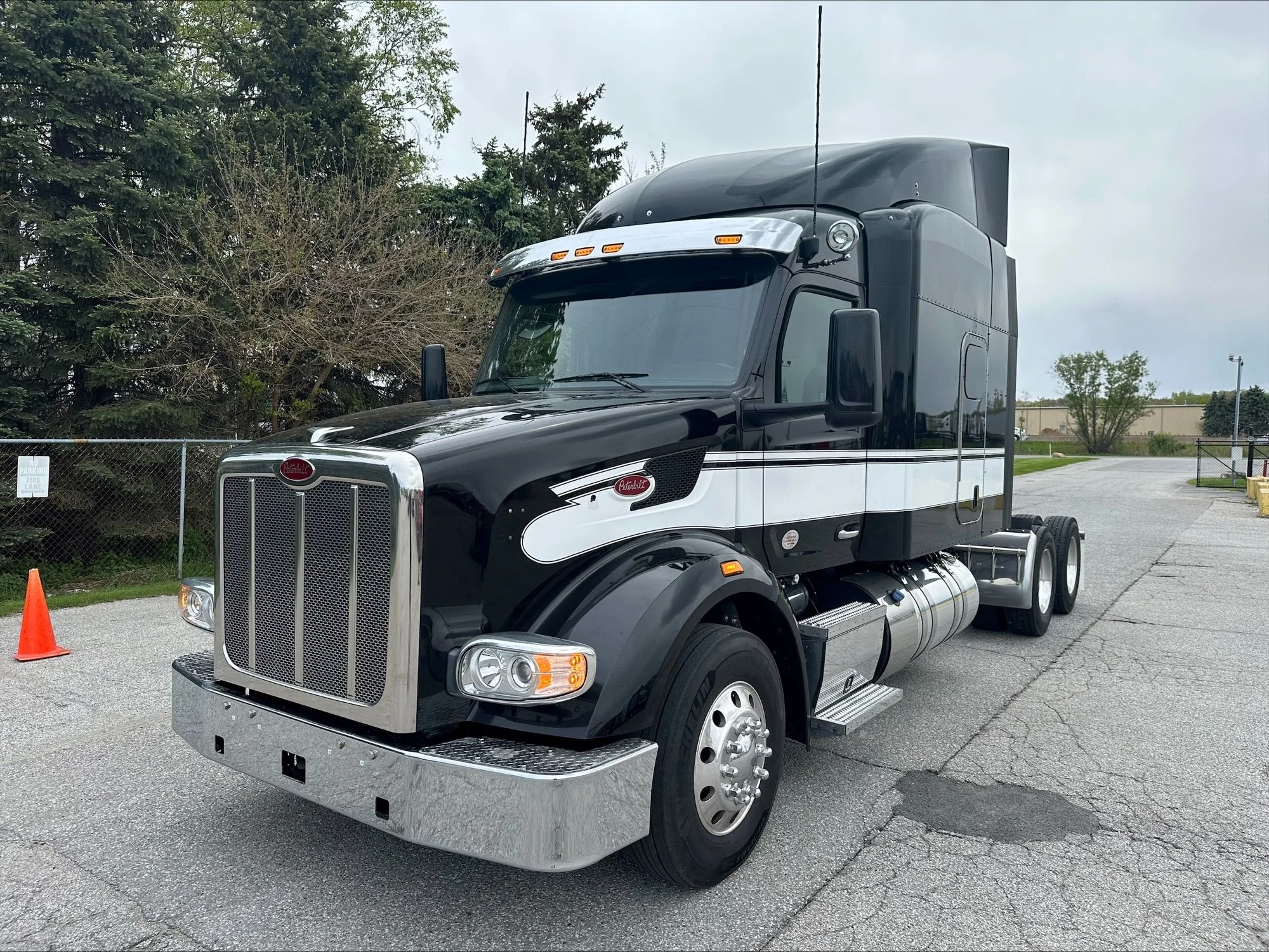 2023 Peterbilt 567 in Portland, OR