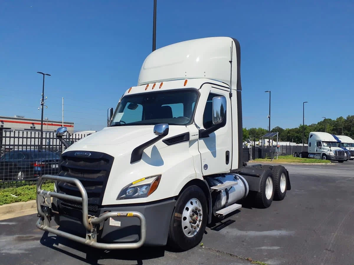 2023 Freightliner Cascadia in Atlanta, GA — photo 3
