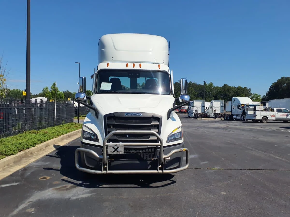 2023 Freightliner Cascadia in Atlanta, GA — photo 2